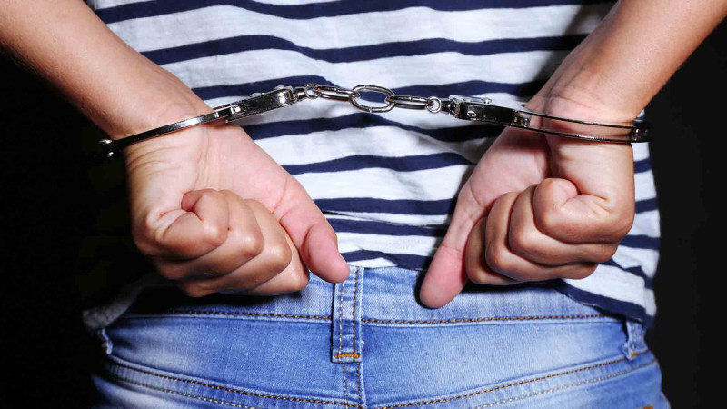 Binəqədi rayonunda oğurluqda şübhəli bilinən qadın saxlanılıb