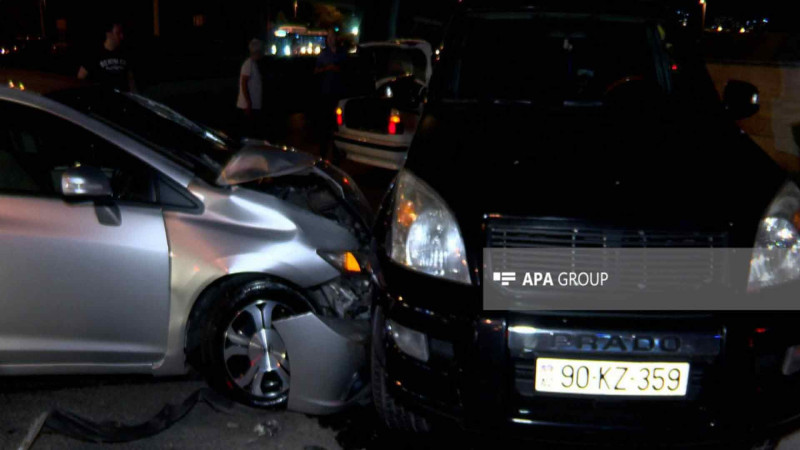 Binəqədidə 2 avtomobil toqquşub