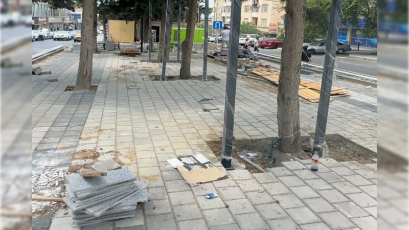Xətai: Sarayevo küçəsində tikilən obyekt sökülüb