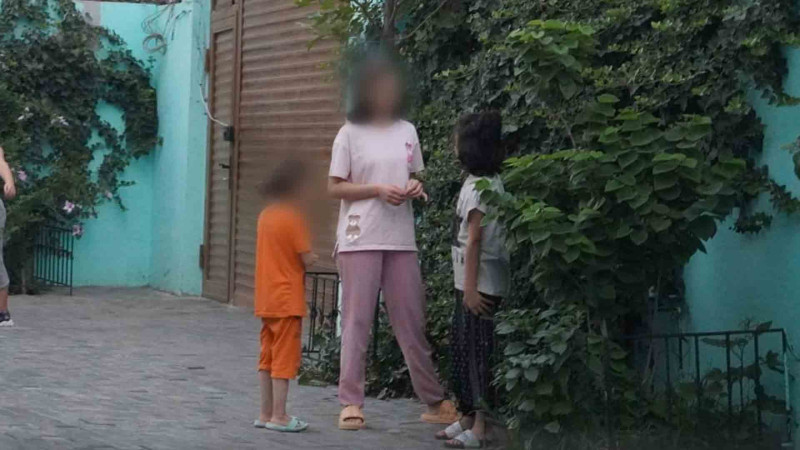 Bakıda spirtli içki aludəçisi olan valideynlər qızlarını dilənməyə məcbur ediblər
