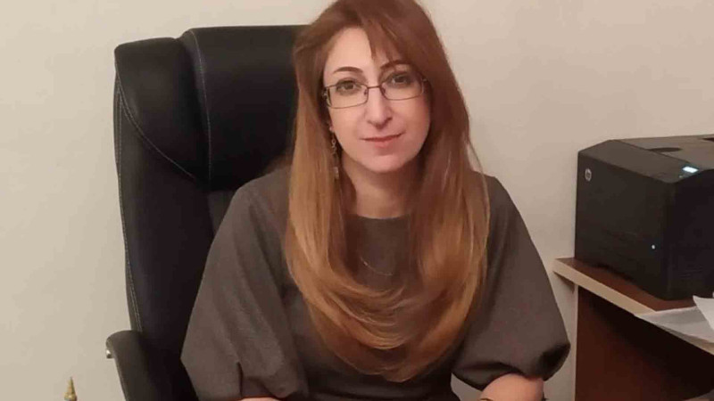 İşdən çıxarılan məktəb direktoru məhkəməyə müraciət edib