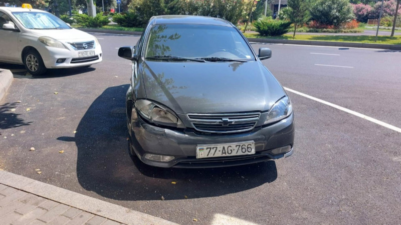 Atatürk prospektində zəncirvari qəza: Xəsarət alan var - VİDEO