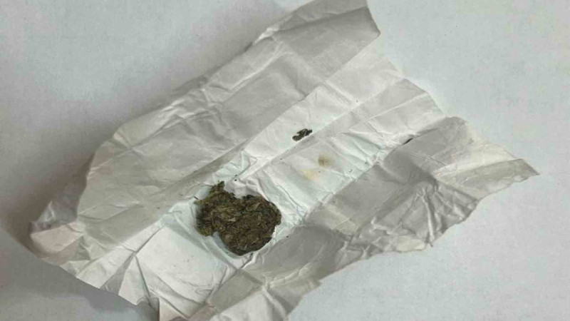 Bakıda təcridxanaya narkotik keçirməyə çalışıblar