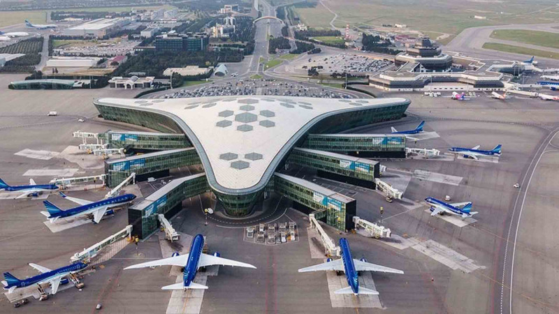“Malaysia Airlines”a məxsus hava gəmisi Bakıda məcburi eniş edib