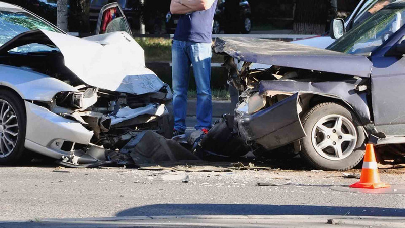Sabunçuda gənc oğlan avtoqəzada xəsarət alıb