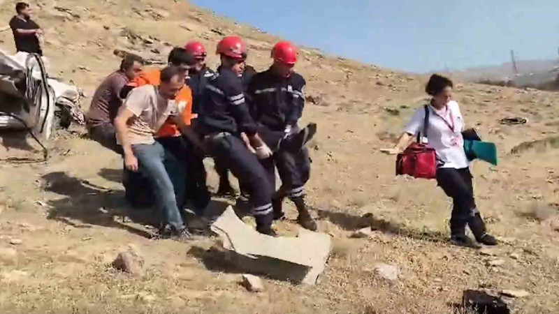 Yasamalda xəsarətlə nəticələnən yol qəzası baş verib - VİDEO