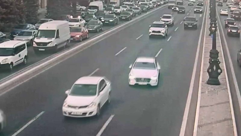 Heydər Əliyev prospektində sürət yarışı keçirən 2 sürücü saxlanılıb
