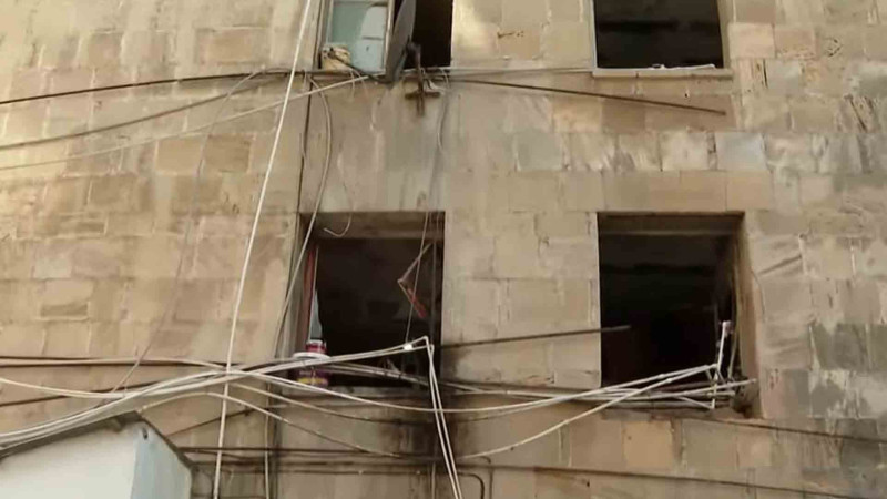 Bakıda dağılan binanın sakinləri yeni mənzillərdən imtina edirlər – VİDEO