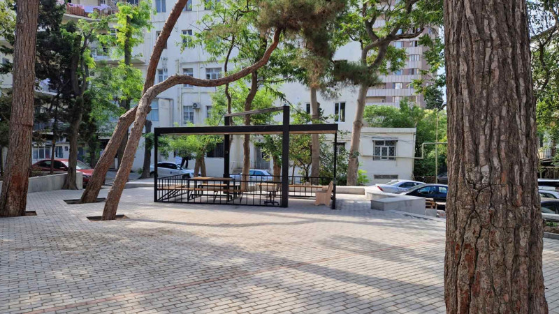 Mirəli Qaşqay küçəsindəki binada aparılan təmir işləri davam edir