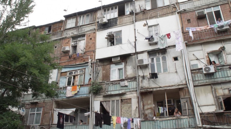 Yataqxana tipli binalarda ev alanlara xəbərdarlıq (VİDEO)