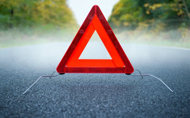 Buzovnada avtomobil piyadanı vurub