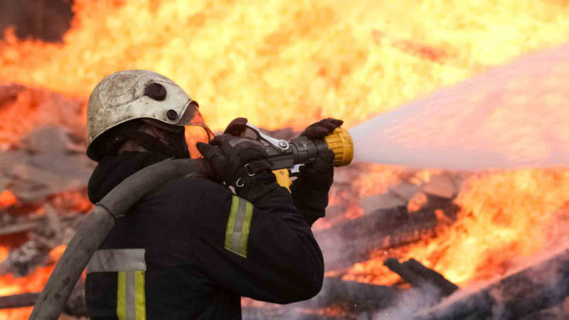 Maştağada mağazada yanğın olub