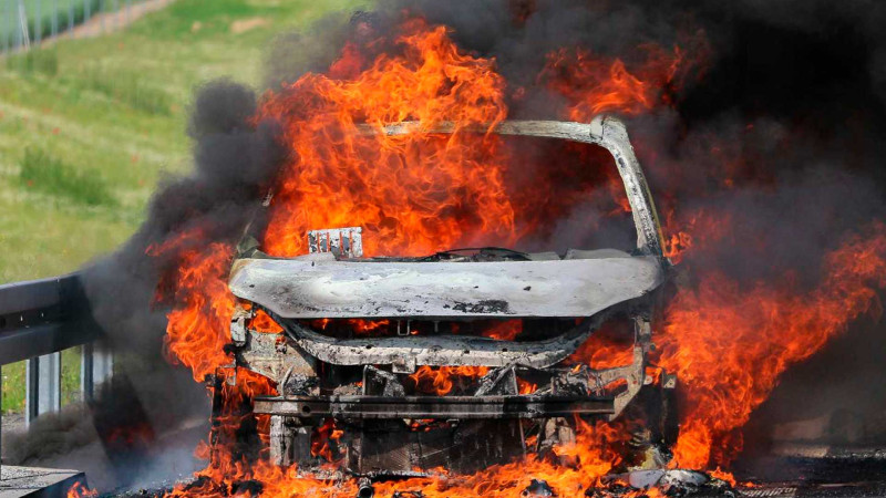 Binəqədi rayonunda “Lada” markalı avtomobil yanıb