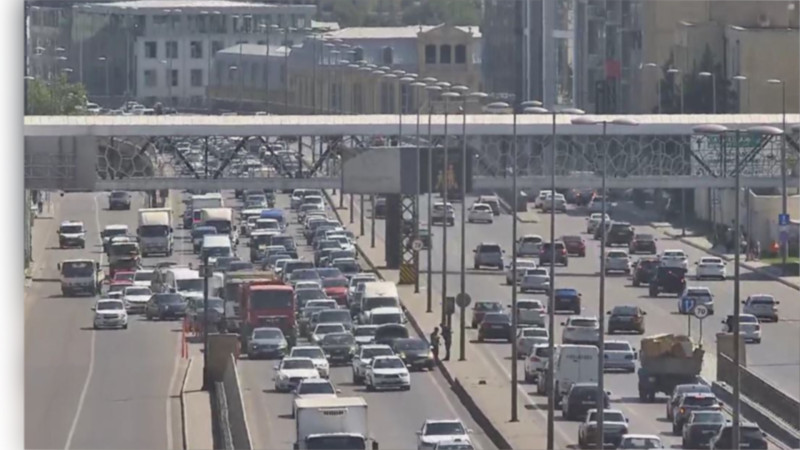 Avtoqəza sıxlığa səbəb olub