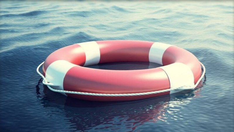 Dənizdə batan 2 nəfər xilas olunub