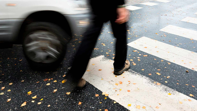 Bakıda gənc oğlanı avtomobil vurub