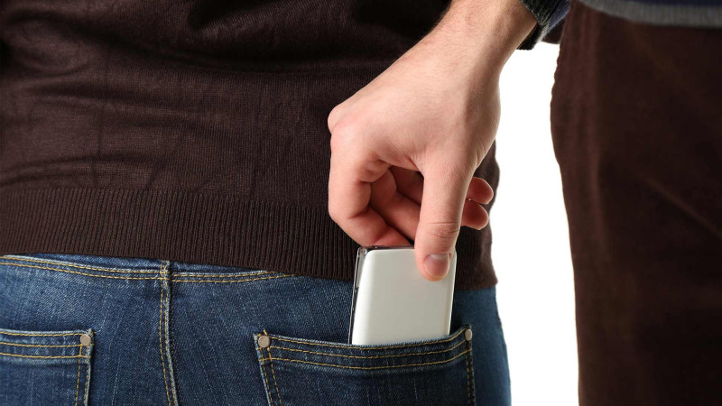 Nəsimidə kafedən telefon oğurlanıb