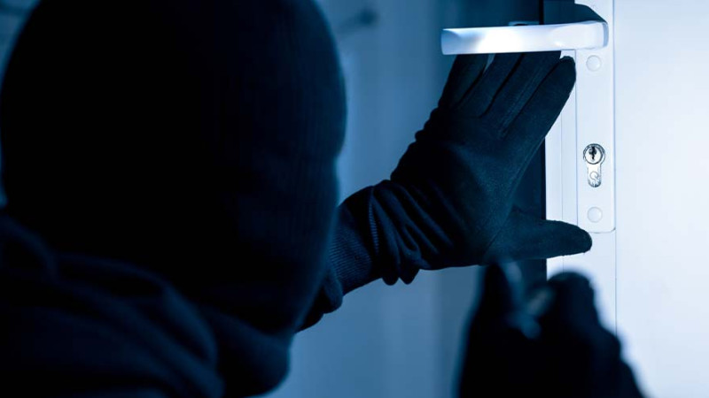 Nərimanov rayonunda mağazadn oğurluq edilib