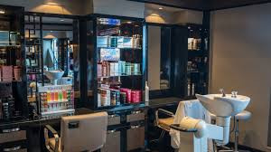 Paytaxtda kişi salonunda intihar hadisəsi baş verib