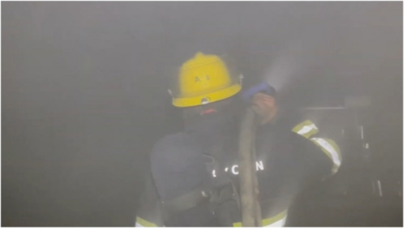 Binəqədidə ikimərtəbəli obyektdə yanğın olub