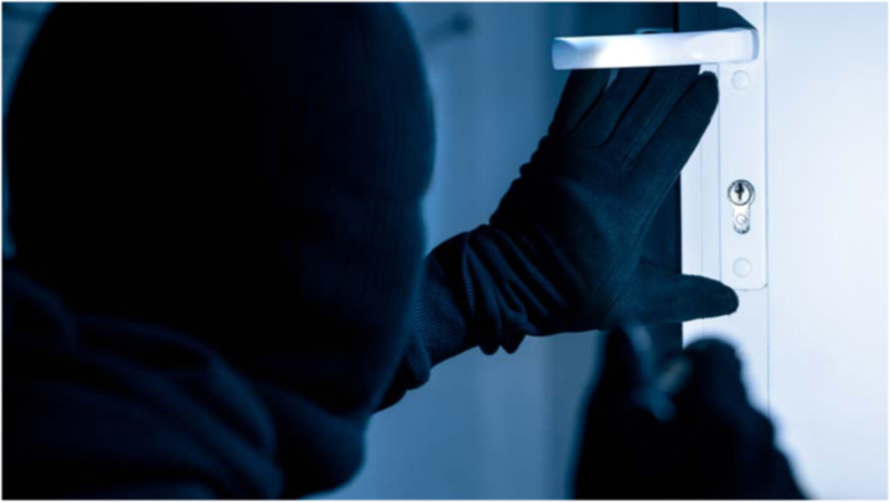 Sulutəpədə market talanıb