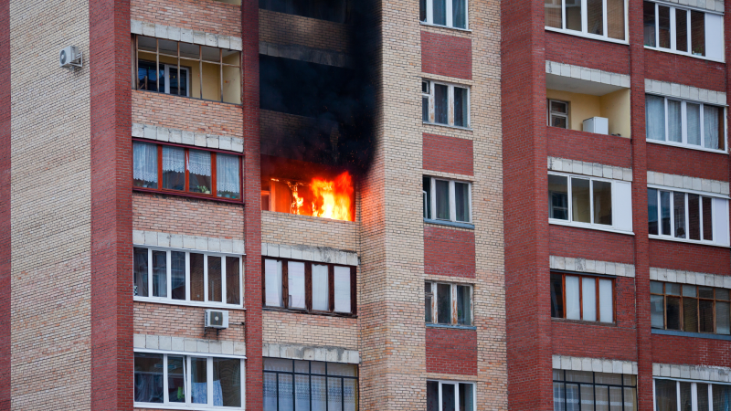 Bakıda yaşayış binasında yanğın olub