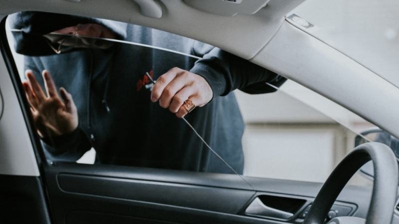 Avtomobil qaçırmaqda şübhəli bilinən şəxs saxlanılıb