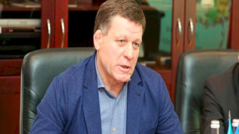 Kriminal avtoritet Oleq Bakinski hansı əməldə ittiham edilir?