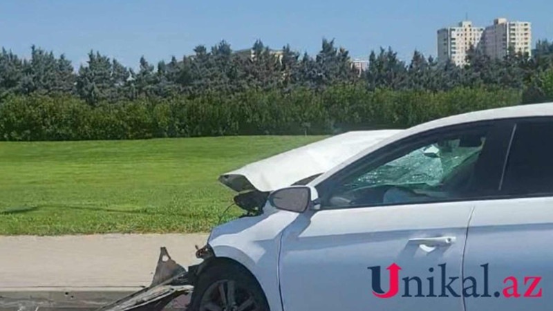 Aeroport yolunda 2 avtomobil toqquşub