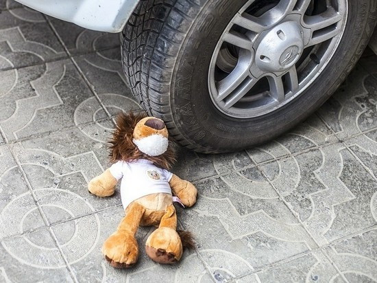 Qaradağ rayonunda avtomobil uşağı vurub