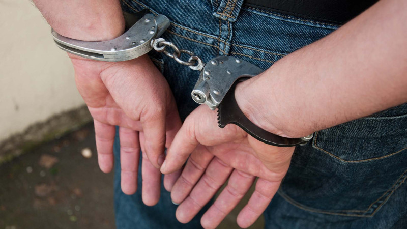 Polis naqilləri oğurlayanı saxladı