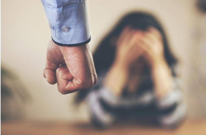 Arvadını təhdid edən kişi 15 sutkalıq həbs edildi
