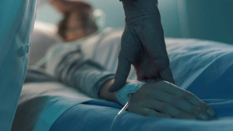 Bakıda meyvə satan zəhərlənərək ölüb