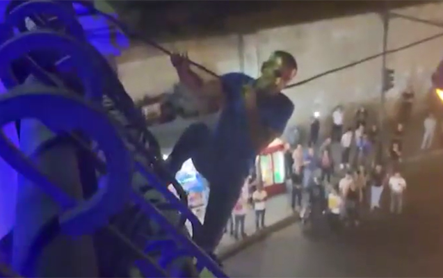 Bakıda 43 yaşlı kişi özünü körpüdən atmaq istədi - VİDEO