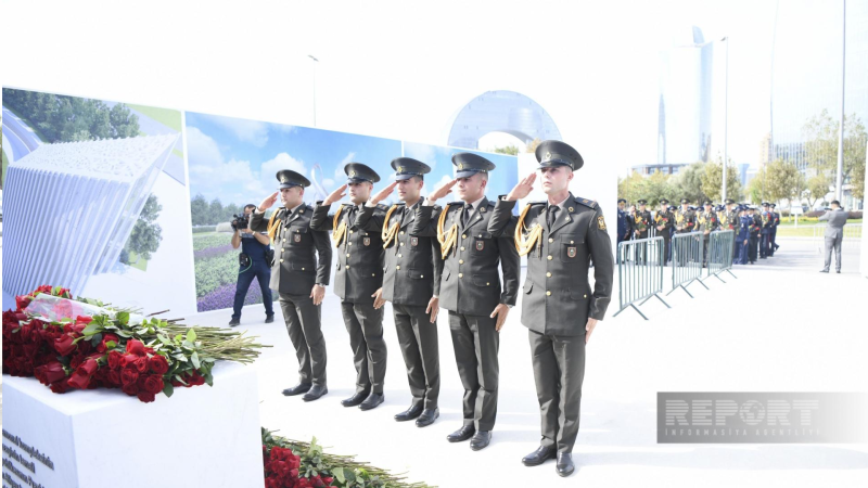 Zəfər parkına ziyarət başlayıb