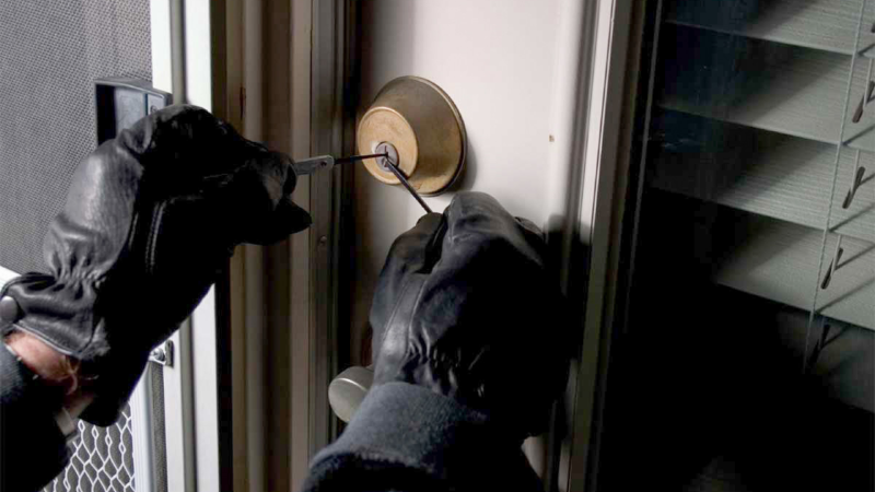 Bakıda mağazadan oğurluq edən saxlanılıb