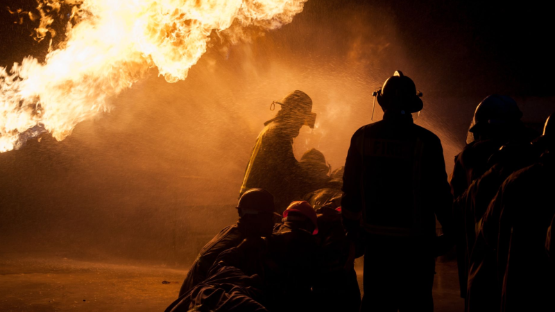 Abşeronda ev yanıb