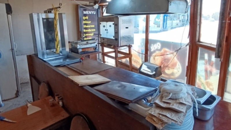 Bakıda qanunsuz fəaliyyət göstərən dönərxana aşkarlanıb