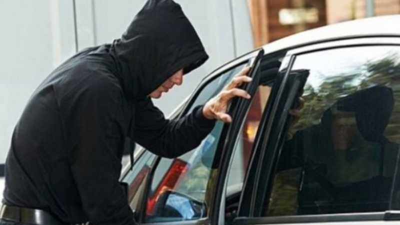 Bakıda avtomobildən oğurluq edilib