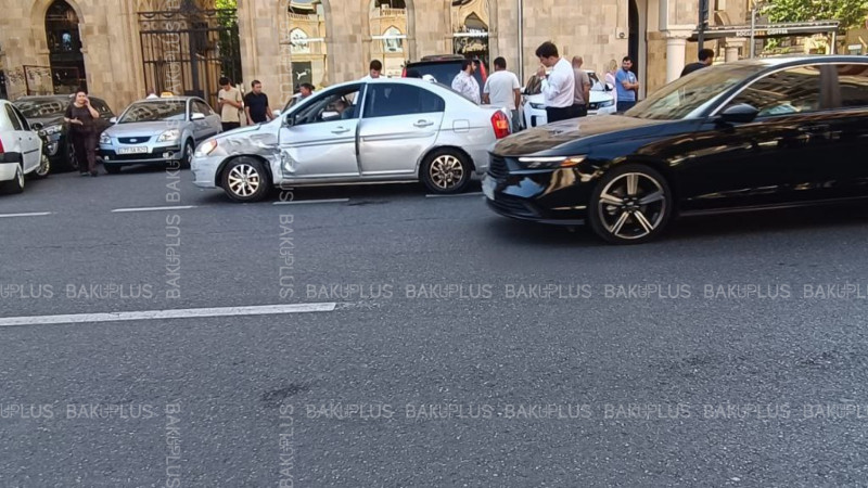 “Torqovaya”nın yanında yol-nəqliyyat hadisəsi baş verib