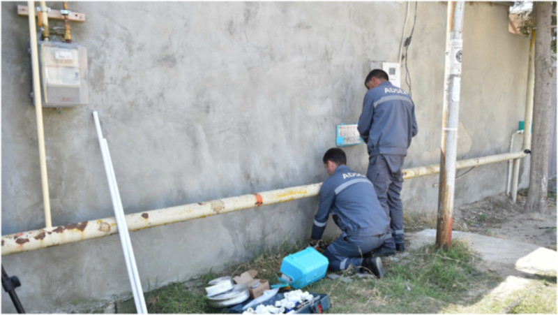 Pirşağıda evlərə su sayğacları quraşdırılır