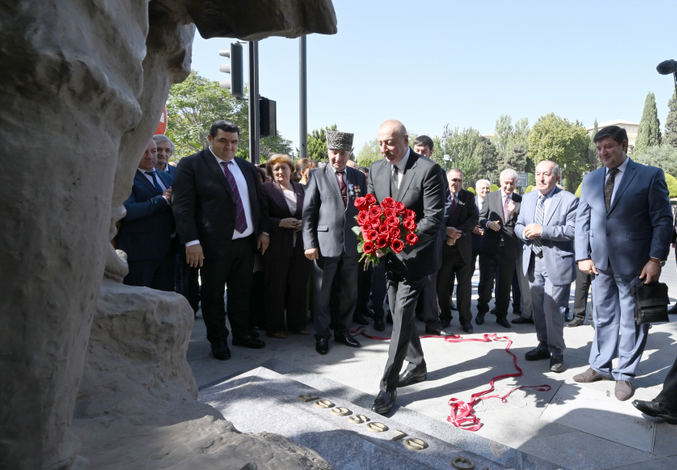 İlham Əliyev: Aşıq Ələsgərin abidəsinin açılması doğrudan da çox gözəl hadisədir - YENİLƏNİB