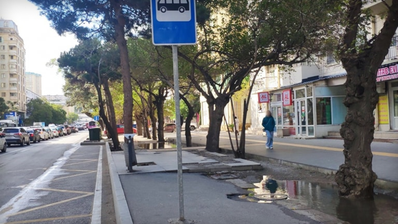 Külək dayanacağı yerlə bir etdi