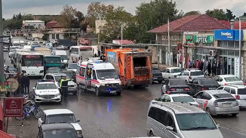 Yolu kəsərək tıxac yaradan 2 nəfər həbs edildi