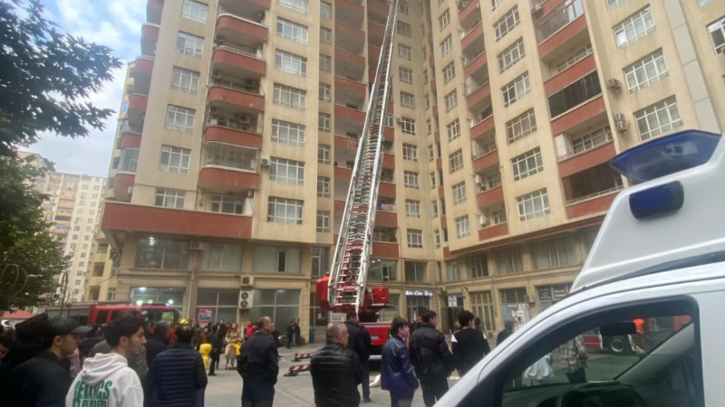 Bakıda binada yanğın  – 12 nəfər tüstüdən zəhərləndi - VİDEO