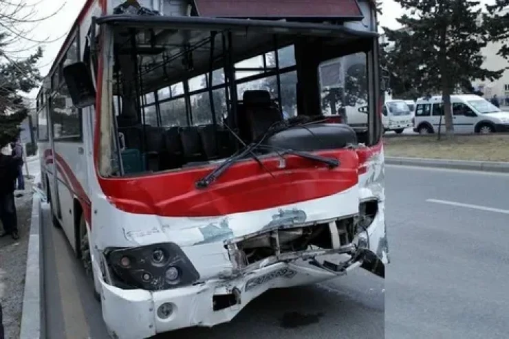 Bakıda avtobus qadını xəstəxanalıq etdi