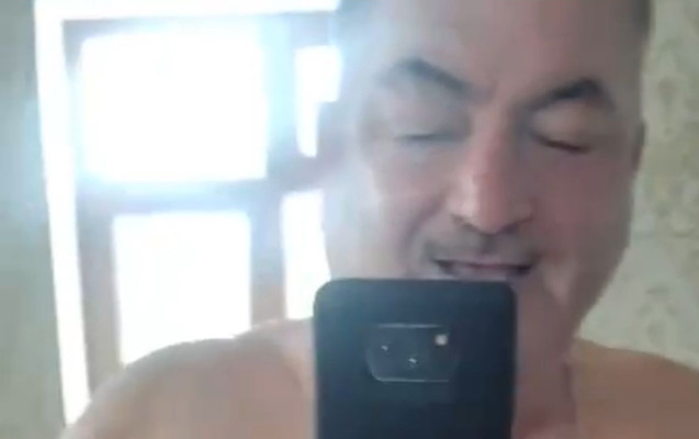 Soyunmağı ilə gündəmə gələn biznesmen məhkəməyə verildi