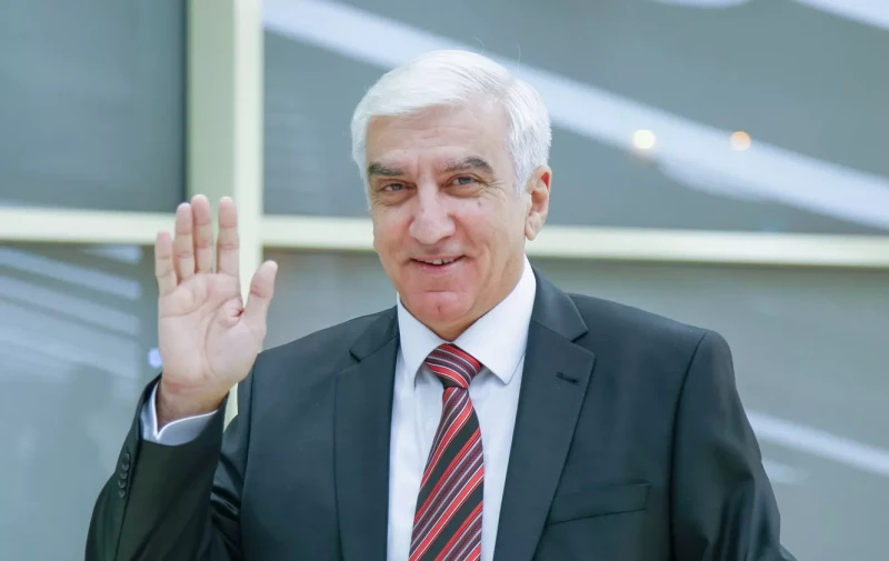 Azərbaycan kişisi hambal kimi olmalıdır - Xalq artisti