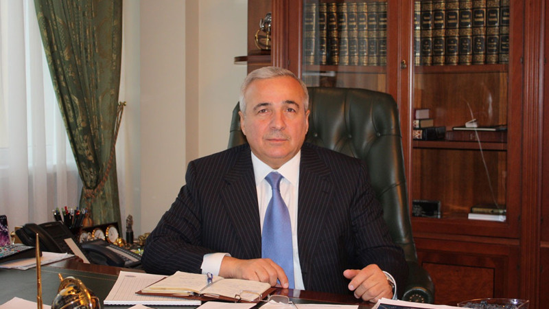 Məşhur iş adamına ağır itki