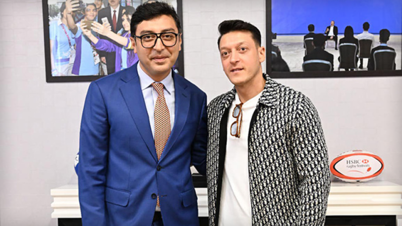 Dünyaşöhrətli futbolçu Bakıya gəlib